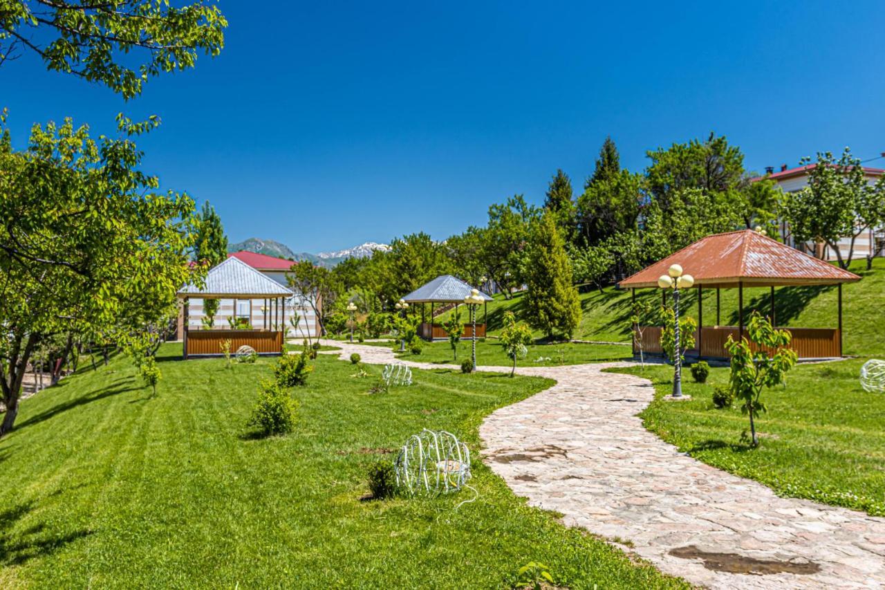 Лайнер Горный Курортный Комплекс Layner В Чимгане Εξωτερικό φωτογραφία